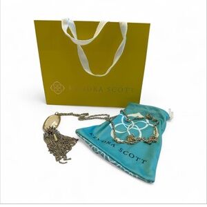 Kendra Scott- Rayne Gold Pendant Necklace with Mother of Pearl Stone